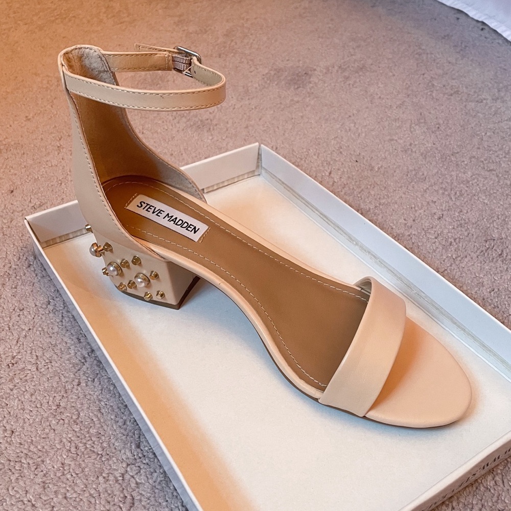 Steve Madden Block Leather Pearl Accent Heels 9